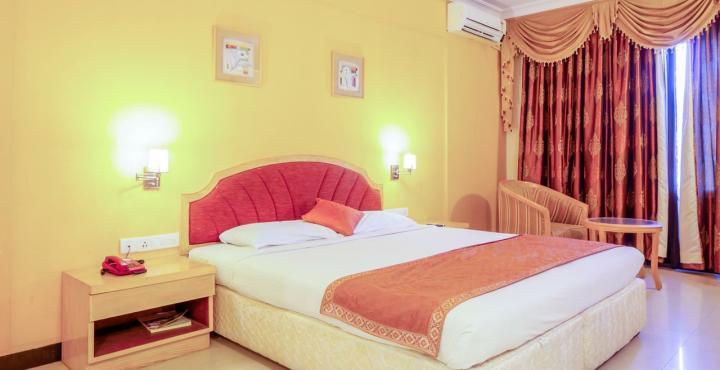 Aj International Hotel Bangalore Bagian luar foto