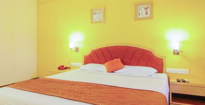 Aj International Hotel Bangalore Bagian luar foto