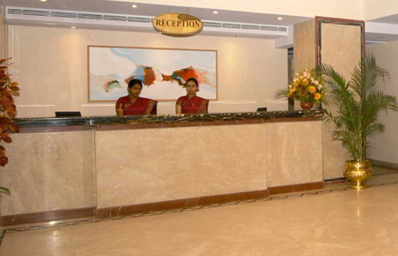 Aj International Hotel Bangalore Bagian luar foto
