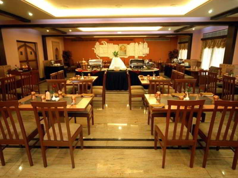 Aj International Hotel Bangalore Restoran foto